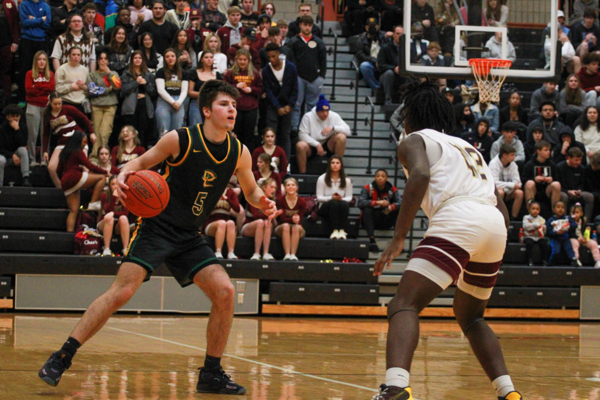 Deer Lakes basketball